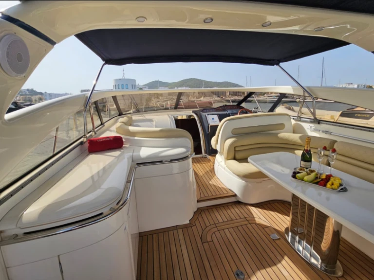Noleggio Barca a motore a Ibiza Town – Princess Princess V50