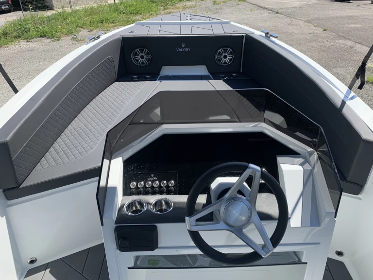 Noleggio barche Valory V620 a Annecy su Samboat