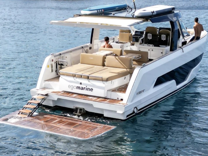 Noleggio Barca a motore con o senza skipper Fjord a Ibiza Town