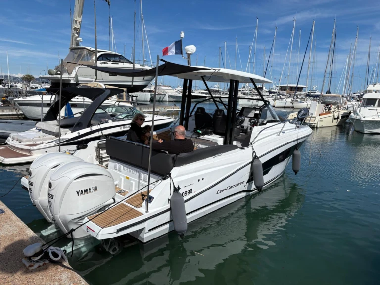 Noleggio barche Jeanneau Cap Camarat 9.0 WA a Golfe-Juan su Samboat