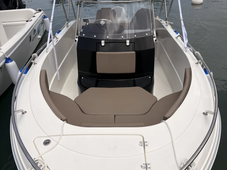 Noleggiare una Pacific Craft Pacific Craft 545 Open a Pointe-à-Pitre