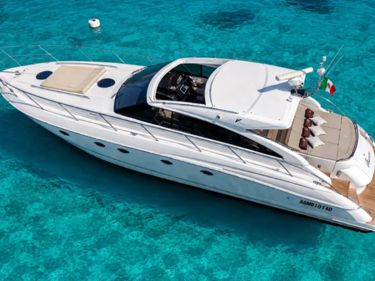 Noleggiare una Princess Princess V53 a Port of Cannigione