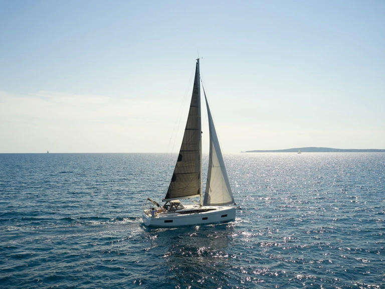 Noleggio barche Bavaria Bavaria C38 a Gouviá su Samboat