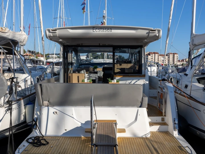 Noleggio barche Zaravecchia (Biograd) economico Sealine C390