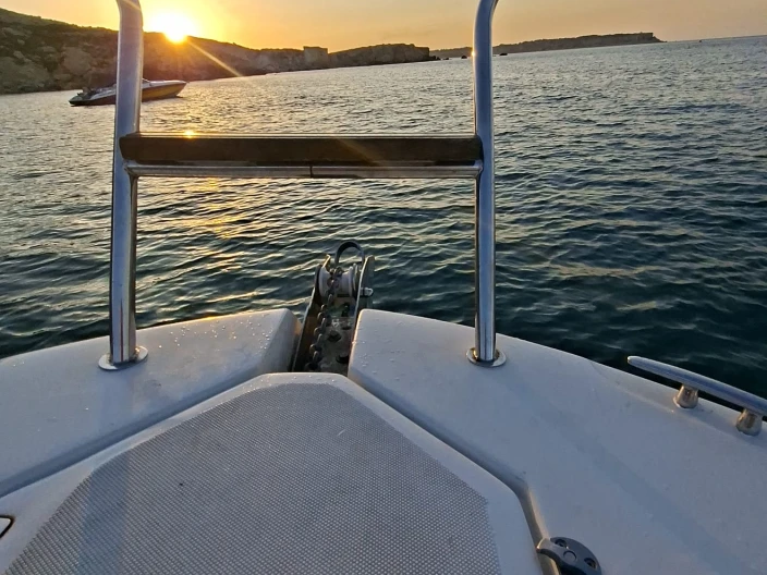 Noleggio Barca a motore Calion con patente nautica
