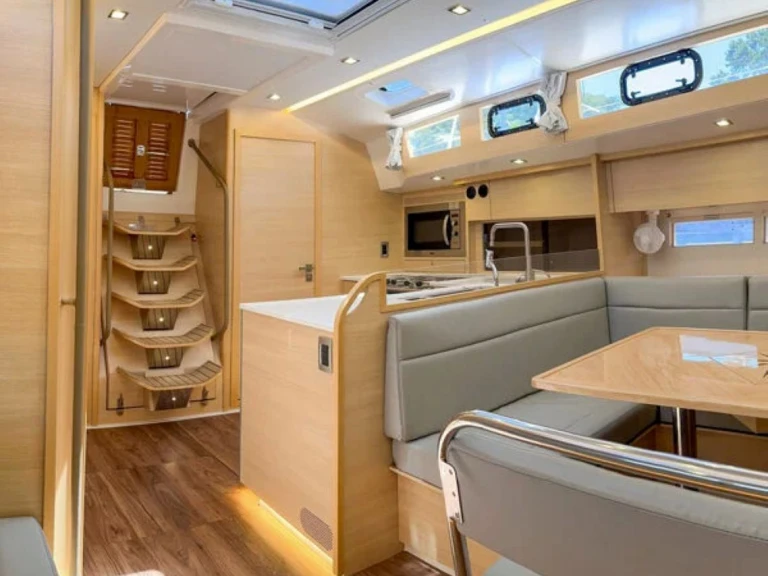 Noleggio Barca a vela Delta Yachts con patente nautica