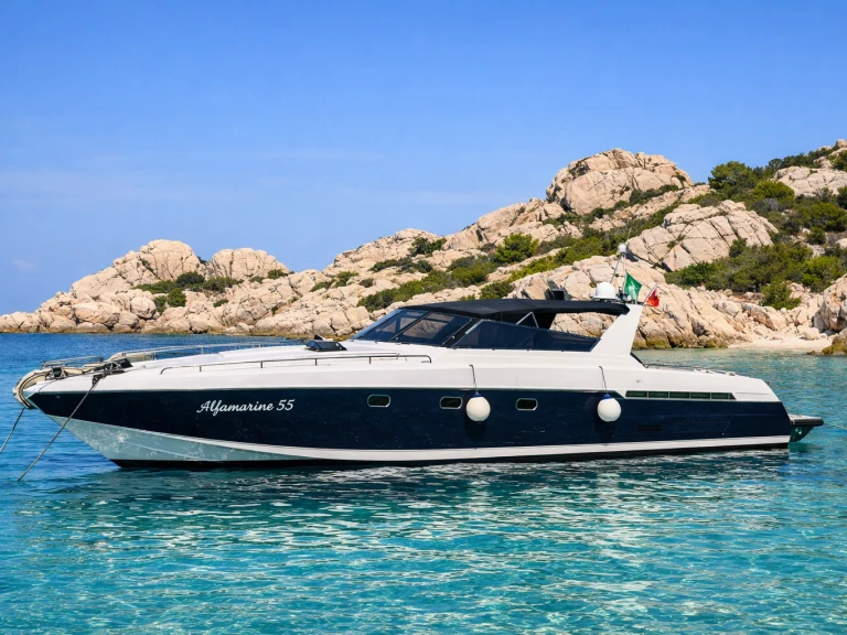 Noleggio Yacht di lusso Alfamarine con patente nautica
