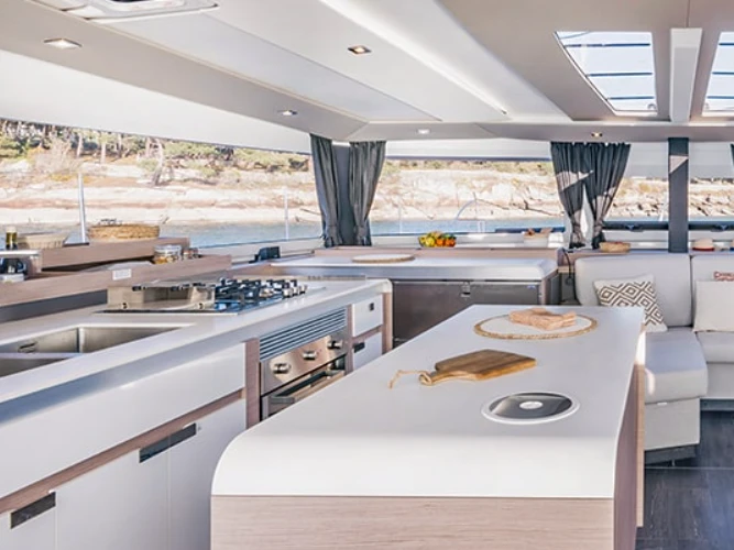 Noleggio Catamarano a Ibiza Town – Fountaine Pajot Aura 51