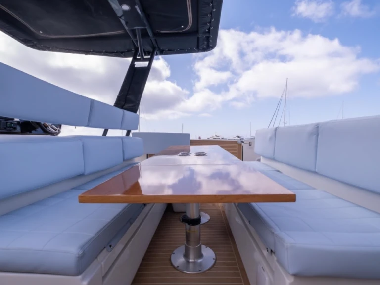 Noleggio barche De Antonio DE ANTONIO YACHTS D34 CRUISER  a Ibiza Town su Samboat