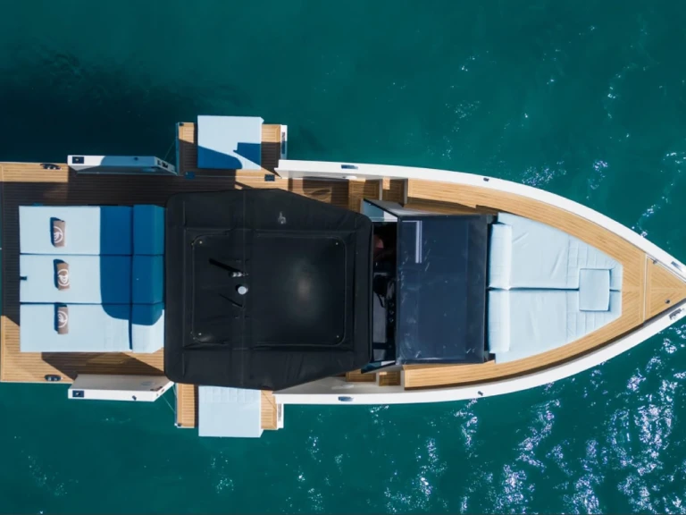 Noleggiare una De Antonio DE ANTONIO YACHTS D34 CRUISER  a Ibiza Town