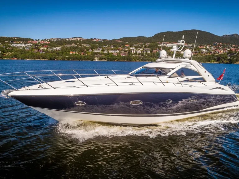 Noleggiare una Sunseeker Portofino 53 a Capri
