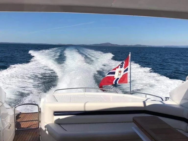 Noleggio Barca a motore con o senza skipper Sunseeker a Capri