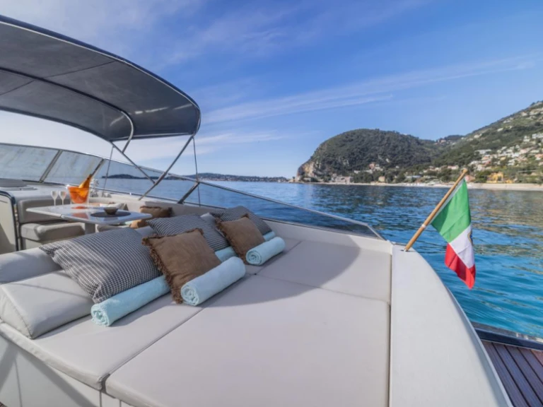 Noleggio Barca a motore con o senza skipper Itama a Saint-Jean-Cap-Ferrat