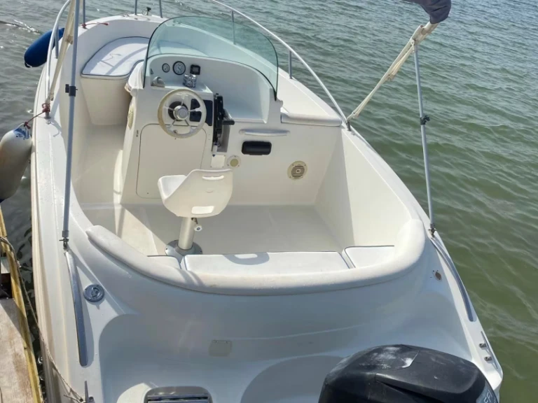 Noleggiare una Kamarina 505 a Siracusa
