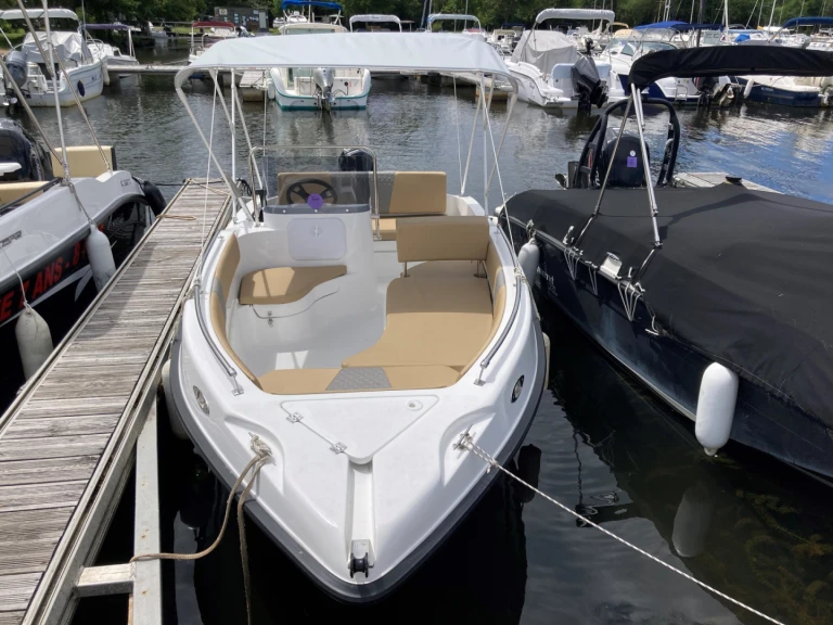 Noleggio Barca a motore Optima con patente nautica