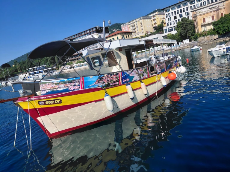Barca a motore a noleggio a Opatija al miglior prezzo