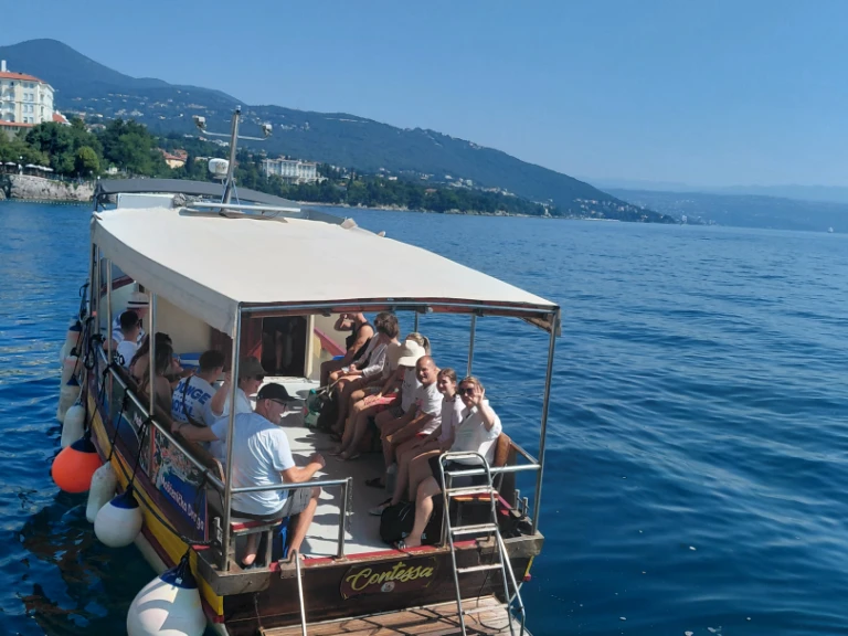 Noleggiare una Custom Passanger a Opatija
