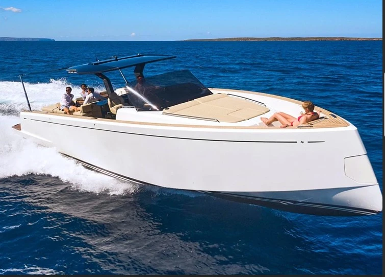 Noleggiare una Pardo Yachts Pardo 43 a Juan-les-Pins