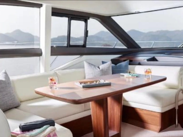 Noleggio a Juan-les-Pins – Princess Princess 49 Fly su SamBoat