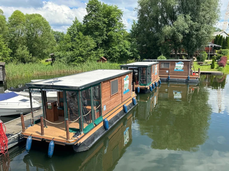 Noleggiare una Floss D9 a Wolziger See