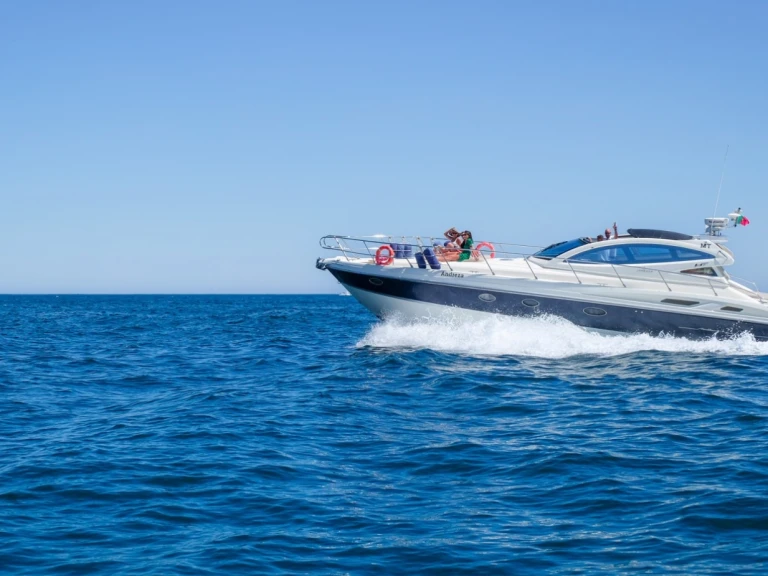 Noleggio Yacht di lusso a Albufeira – Cranchi Mediterranee 50