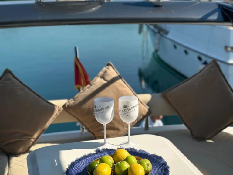 Noleggio a Tivat – Ferretti 500 Elite su SamBoat