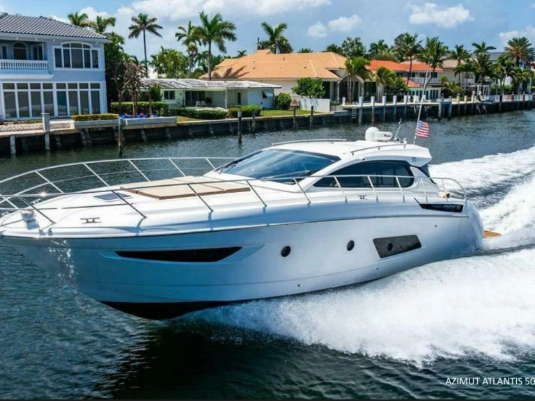 Noleggio Barca a motore Azimut con patente nautica
