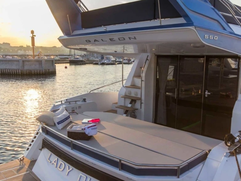 Noleggiare una Galeon Galeon 550 Fly a Castelnuovo