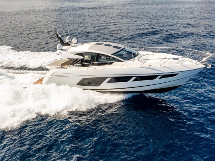 Noleggio Yacht di lusso a Antibes – Sunseeker Predator 57