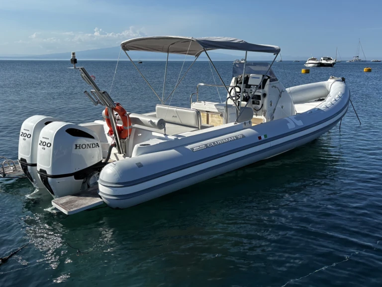 Noleggio Gommone Joker Boat con patente nautica