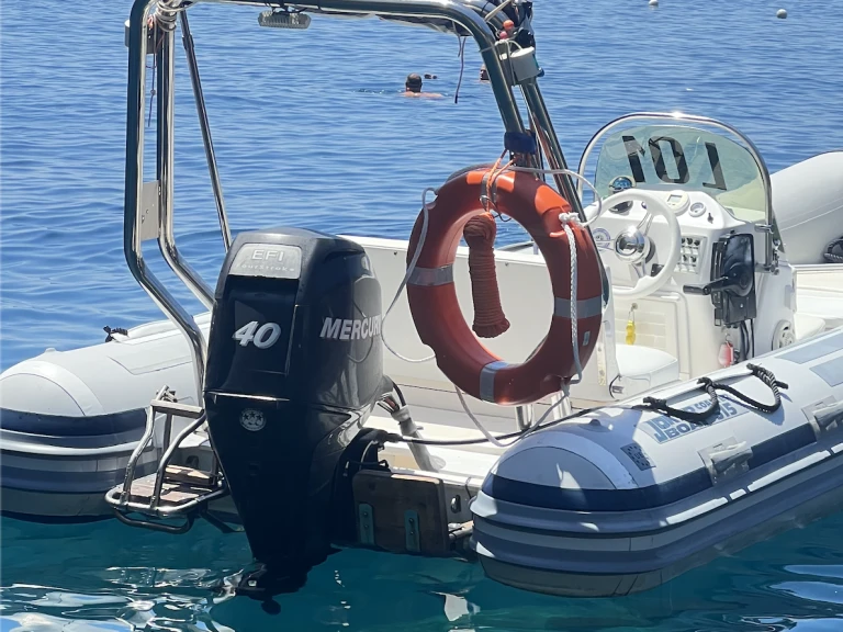 Gommone a noleggio a Genova al miglior prezzo