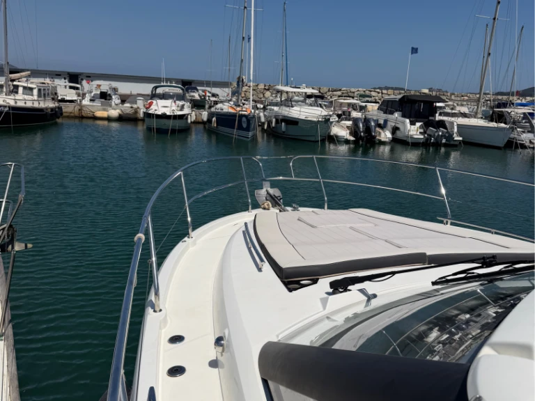 Barca a motore a noleggio a Port Cogolin al miglior prezzo