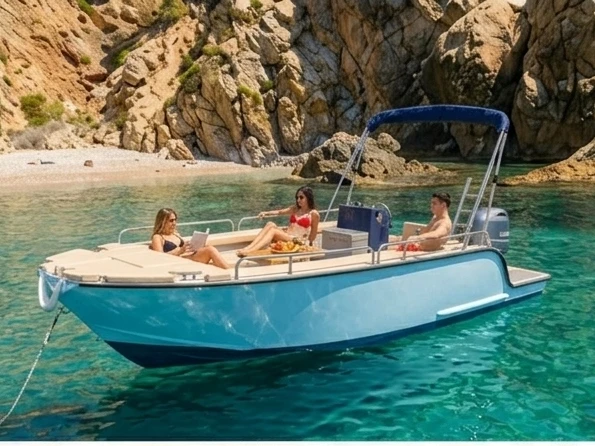 Noleggiare una Moggaro Open 6'50 a Real Club Nautico Denia
