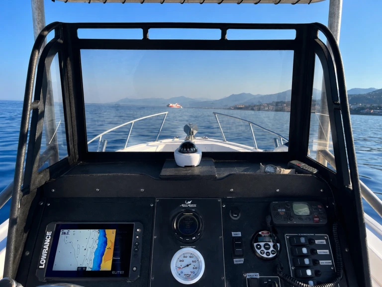 Noleggio Barca a motore Mako con patente nautica