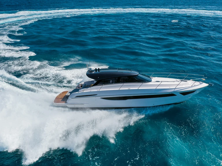 Noleggio barche Focus Power 44 a Saint-Tropez su Samboat