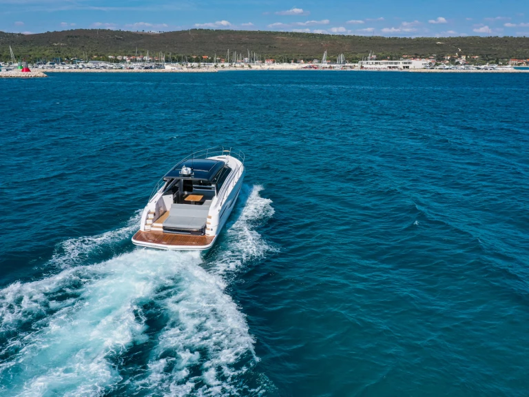 Noleggio Barca a motore con o senza skipper Focus a Saint-Tropez