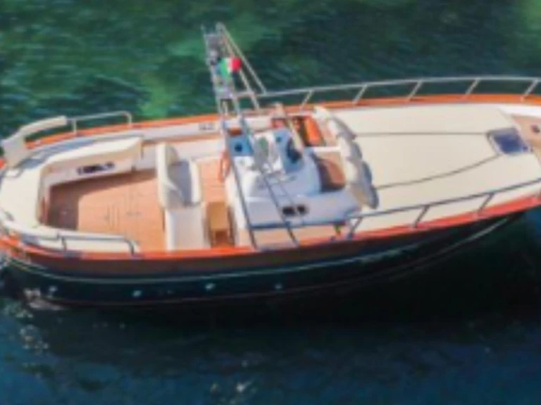 Noleggio Barca a motore Fratelli Aprea con patente nautica