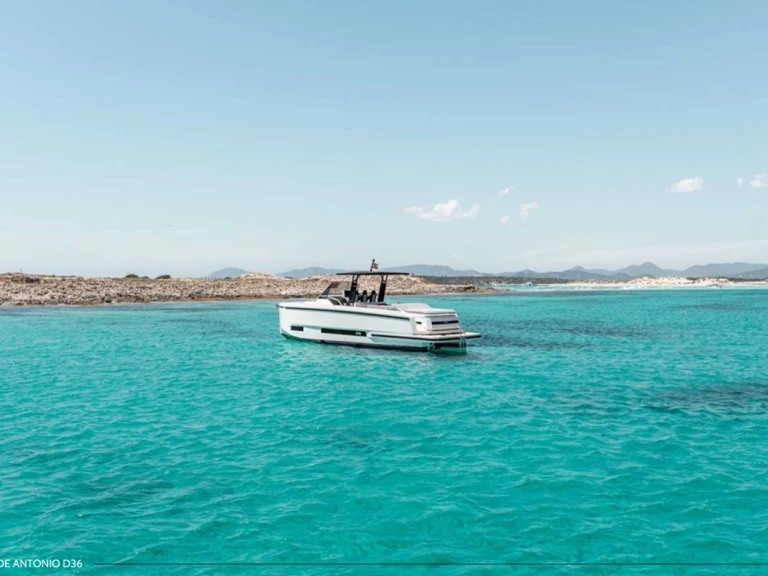 Noleggio Barca a motore a Ibiza Town – De Antonio d36