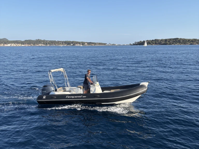 Noleggio Gommone Capelli con patente nautica
