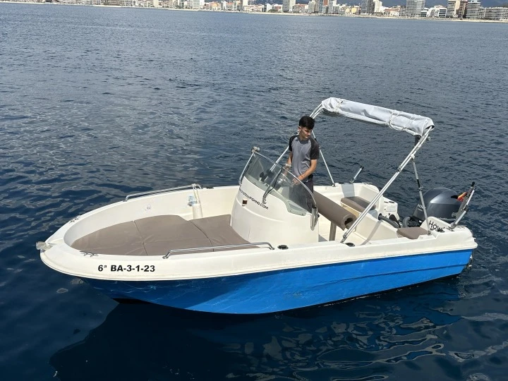 Noleggio Barca a motore Jeanneau con patente nautica