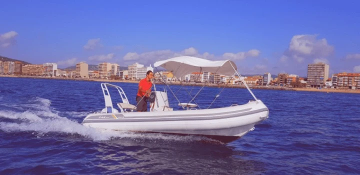 Noleggio Gommone Zar con patente nautica