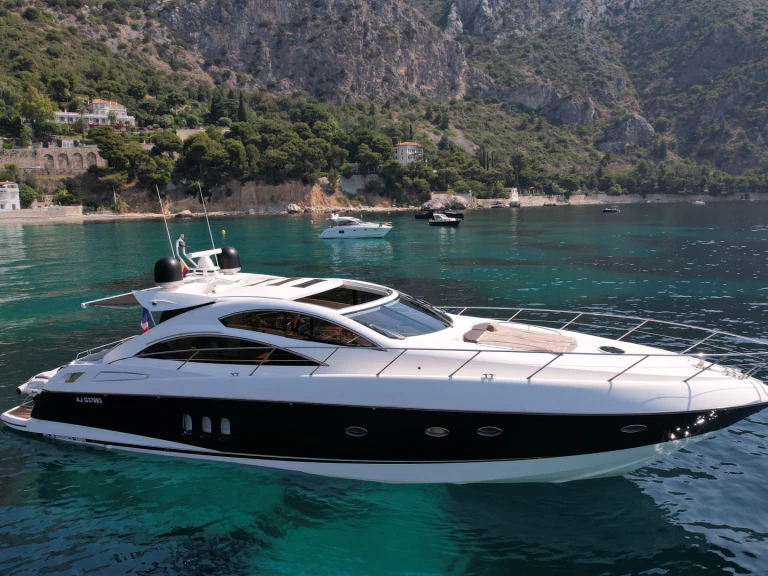 Noleggio Barca a motore a Beaulieu-sur-Mer – Sunseeker Predator 62