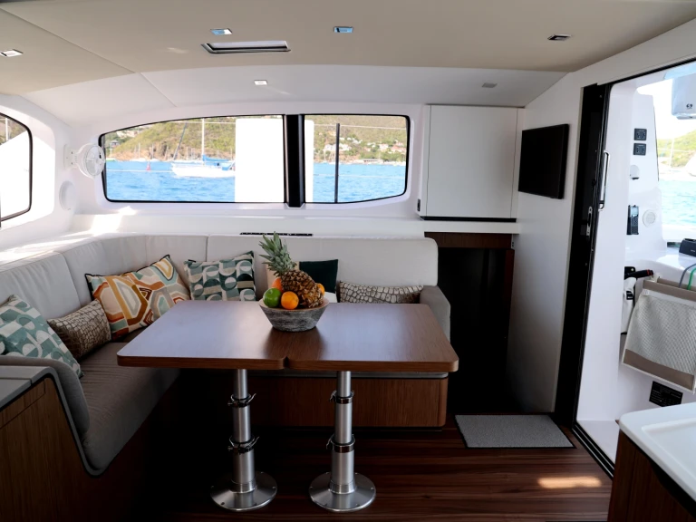 Noleggio Catamarano Outremer con patente nautica