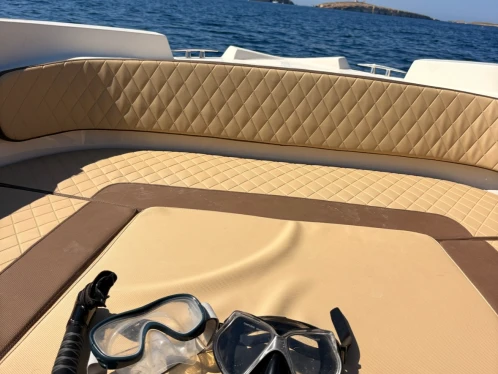 Barca a motore a noleggio a Saint Paul's Bay al miglior prezzo