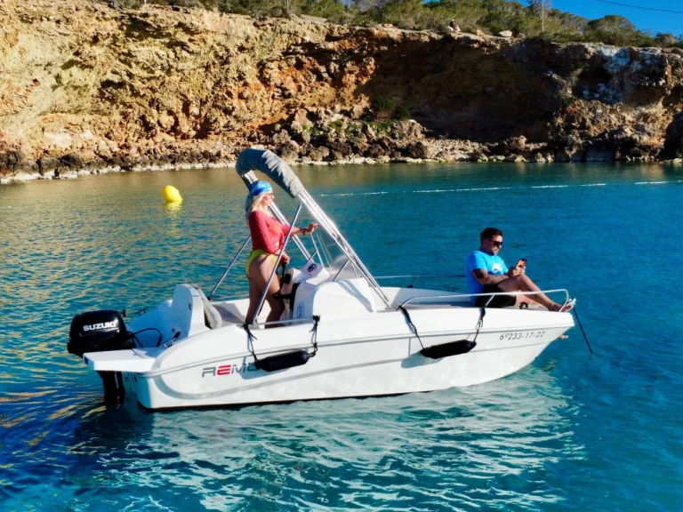 Noleggiare una Remus Remus 450 open a Sant Antoni de Portmany