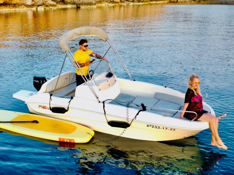 Noleggio Barca a motore Remus con patente nautica