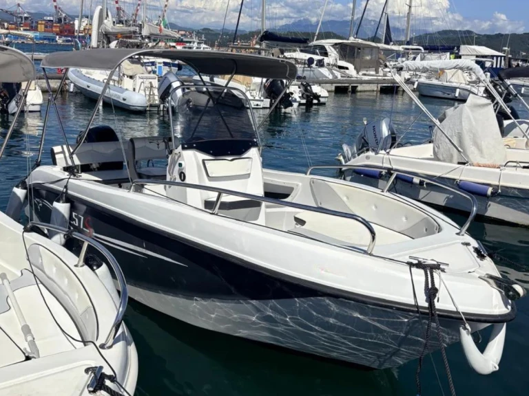 Noleggio Barca a motore con o senza skipper Trimarchi a La Spezia