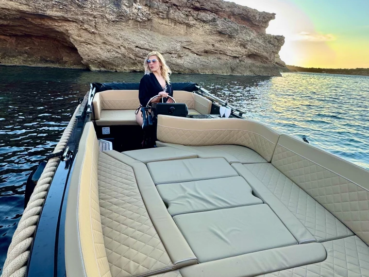 Noleggiare una Silent Yachts 525 a Sant Antoni de Portmany
