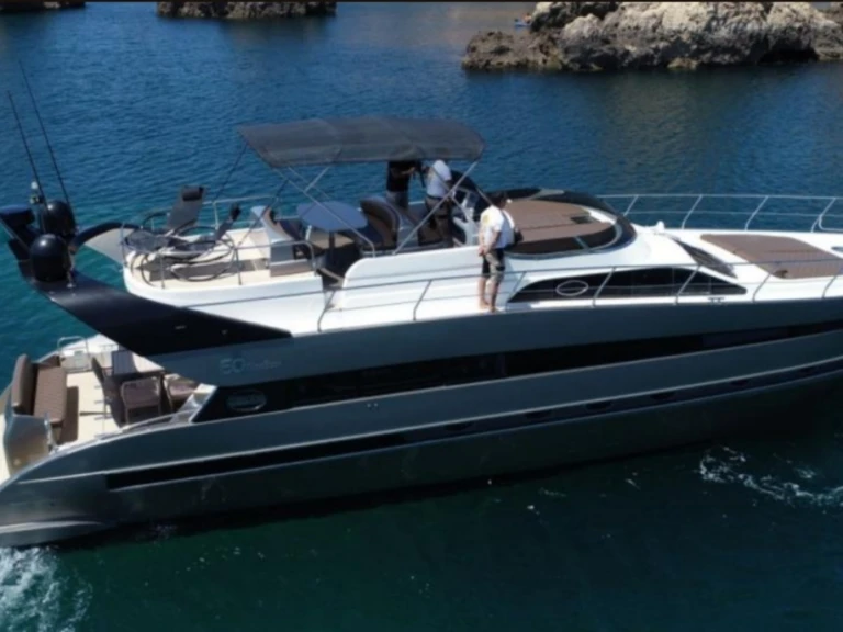 Noleggiare una Conam 60  a Villefranche-sur-Mer