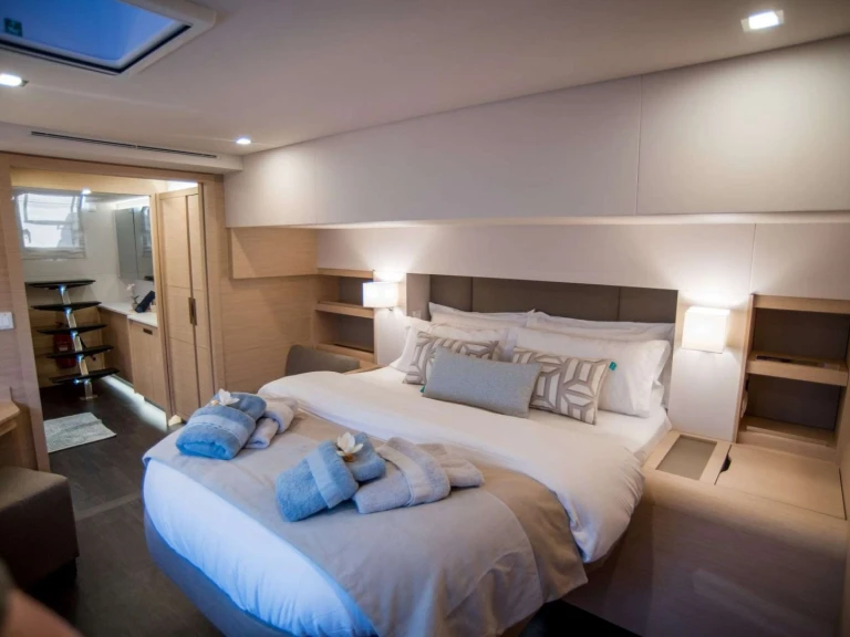 Noleggio Catamarano con o senza skipper Fountaine Pajot a Il Pireo